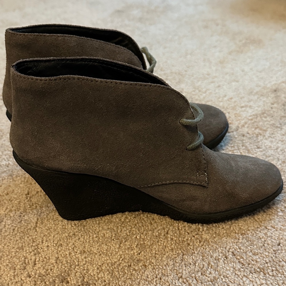 Women's Gray Suede Wedge Ankle Boots